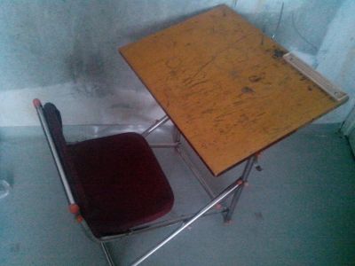 Лот: 6679722. Фото: 1. Детская удобная парта (для учебы... Столики, стулья, парты