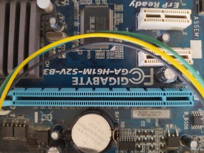 Лот: 17514919. Фото: 1. gigabyte ga-h61m-s2v-b3 , 4gb... Компьютеры в сборе