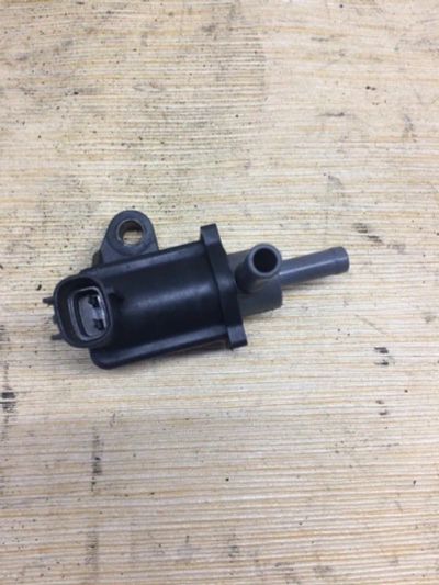 Лот: 21411340. Фото: 1. клапан вакуумный Toyota Vitz KSP90. Двигатель и элементы двигателя