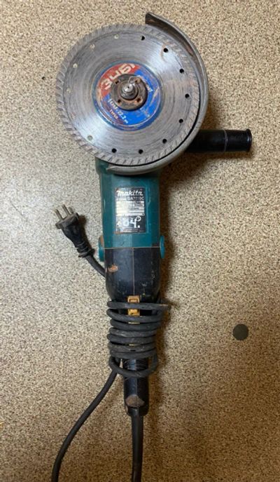 Лот: 20076690. Фото: 1. Болгарка большая Makita GA7010C. Электроинструмент