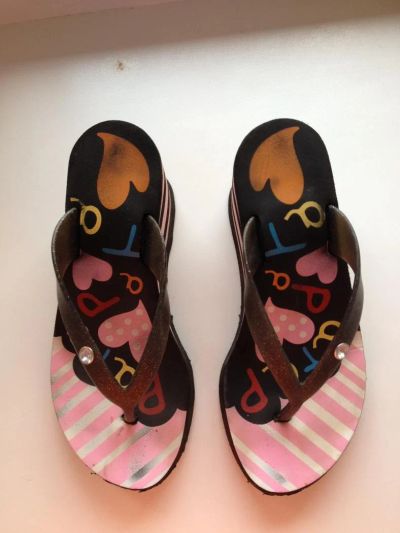 Лот: 4548583. Фото: 1. Летние шлепки 36-37. Шлепанцы, сланцы