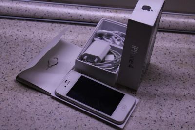 Лот: 3599742. Фото: 1. Apple iphone 4 8gb, как новый. Смартфоны