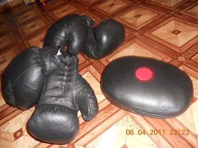 Лот: 884253. Фото: 1. Боксерские перчатки(2 пары... Одежда для боевых искусств