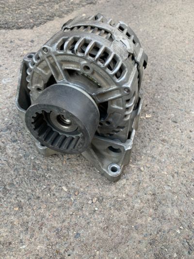 Лот: 15854844. Фото: 1. Генератор VW Touareg R5. Электрооборудование