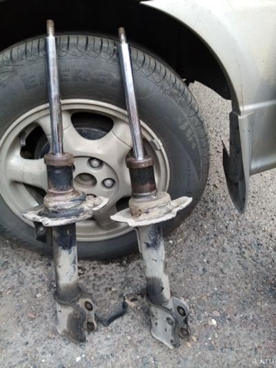Лот: 16291925. Фото: 1. стойки передние Ford Escape/Maveric... Ходовая, подвеска, рулевое управление