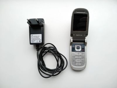 Лот: 11974519. Фото: 1. Nokia 2760 + зарядное. Кнопочные мобильные телефоны