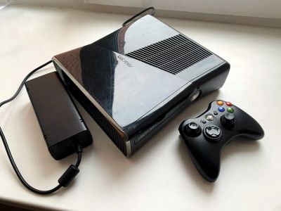 Лот: 20016741. Фото: 1. xbox 360 slim freeboot. Игровые приставки, консоли