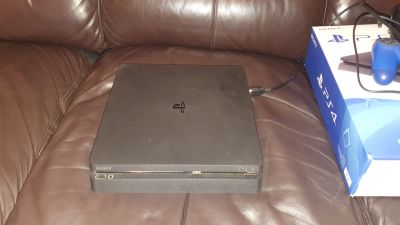 Лот: 21169231. Фото: 1. Ps4 slim 1000g. Игровые приставки, консоли