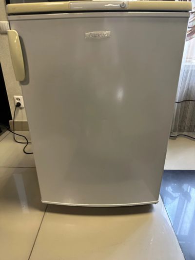 Лот: 20745014. Фото: 1. Холодильник Бирюса 6 неисправный. Холодильники, морозильные камеры