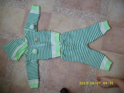 Лот: 3272691. Фото: 1. вязаный костюмчик. Свитера, худи, толстовки