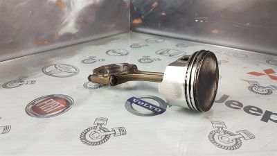 Лот: 23590957. Фото: 1. Поршень с шатуном Mitsubishi Diamante... Двигатель и элементы двигателя