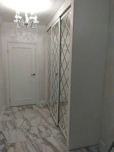 Лот: 9858877. Фото: 1. Шкаф-купе (зеркальные двери с... Шкафы, шкафы-купе