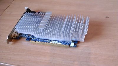 Лот: 8558167. Фото: 1. Продам игровую видеокарту,Gigabyte... Видеокарты