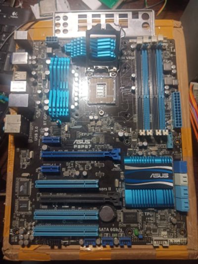 Лот: 19221339. Фото: 1. Asus P8P67. Материнские платы