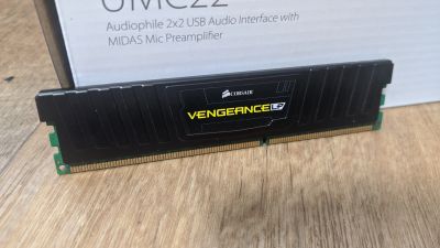 Лот: 17590884. Фото: 1. Corsair Vengeance LP DDR3 4Gb... Оперативная память