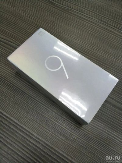 Лот: 13668378. Фото: 1. Смартфон Xiaomi Mi9 6/64 Gb -... Смартфоны