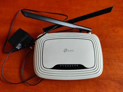 Лот: 22377535. Фото: 1. Роутер TP-LINK TL-WR841N с 1 рубля. Маршрутизаторы (роутеры)