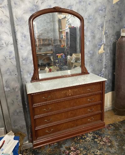 Лот: 22029445. Фото: 1. Комод с зеркалом и мраморной плитой. Зеркала