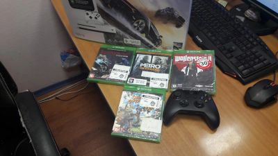 Лот: 11127590. Фото: 1. XBOX ONE S 500Гб, на гарантии... Игры для консолей
