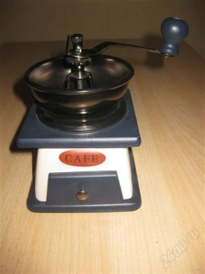 Лот: 2234530. Фото: 1. Кофемолка ручная. Кухонная