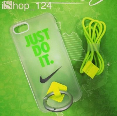Лот: 5296405. Фото: 1. Чехол Nike для iPhone 5/5S c веревочкой. Чехлы, бамперы