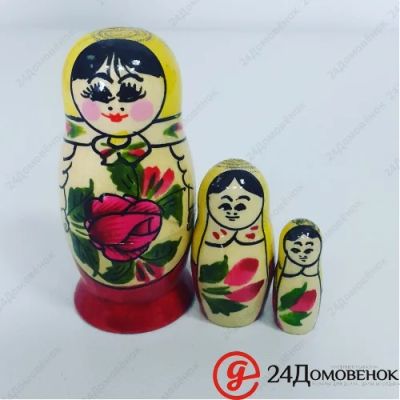 Лот: 6301064. Фото: 1. Матрешка традиционная 3-х кукольная. Мозаика, фреска