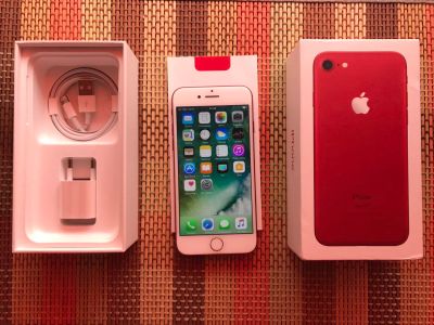 Лот: 11791920. Фото: 1. iPhone 7 red 128GB. Смартфоны