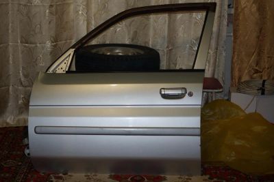 Лот: 3825565. Фото: 1. Передняя левая дверь Mazda Demio... Кузов