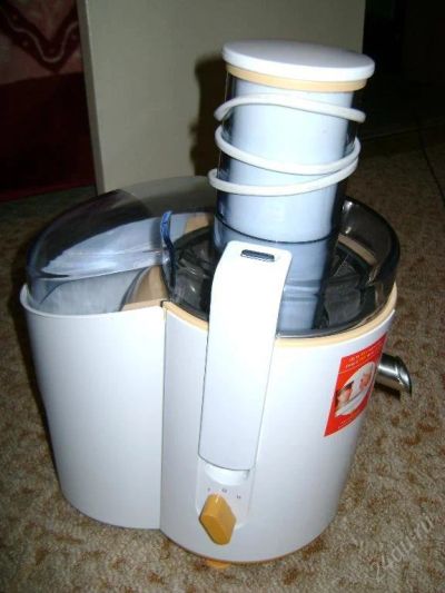 Лот: 114726. Фото: 1. соковыжималка philips HR1858. Кухонная