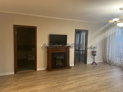 Лот: 21546244. Фото: 1. Сдам 3-комн. улица Алексеева... Квартиры, студии