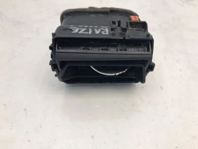 Лот: 21704033. Фото: 1. дефлектор отопителя Toyota Raize... Двигатель и элементы двигателя