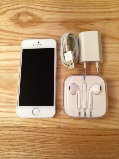 Лот: 6334196. Фото: 1. IPhone 5s 16Gb. Смартфоны