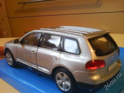 Лот: 469536. Фото: 1. моделька VW Touareg. Автомоделизм