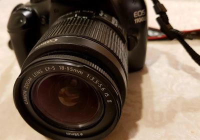 Лот: 10688835. Фото: 1. Зеркальный фотоаппарат Canon EOS... Цифровые зеркальные
