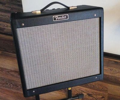 Лот: 8375469. Фото: 1. Fender Blues Junior (USA) ламповый... Гитарные эффекты и комбоусилители