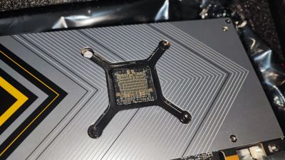 Лот: 18331756. Фото: 1. Видеокарта RX5700. Видеокарты
