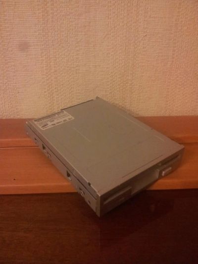 Лот: 7559592. Фото: 1. Дисковод Samsung SFD-321B. Приводы CD, DVD, BR, FDD