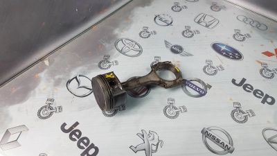 Лот: 23585100. Фото: 1. Шатун Volkswagen Passat ALG 078198401C. Двигатель и элементы двигателя