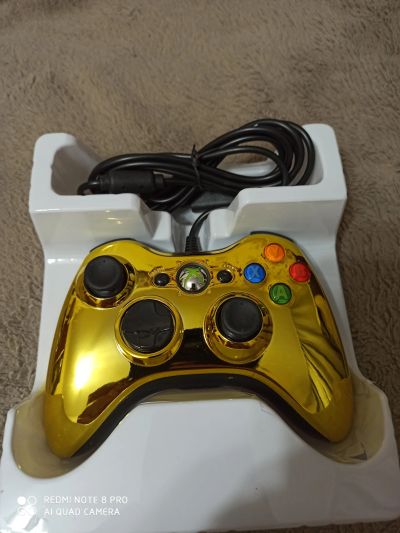 Лот: 18795103. Фото: 1. Проводной джойстик XBOX 360, цвет... Аксессуары для игровых приставок, консолей, геймпады