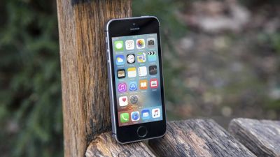 Лот: 11077179. Фото: 1. iPhone SE 16gb. Смартфоны