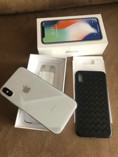 Лот: 11011261. Фото: 1. IPhone X на 256 гб (полный комплект... Смартфоны
