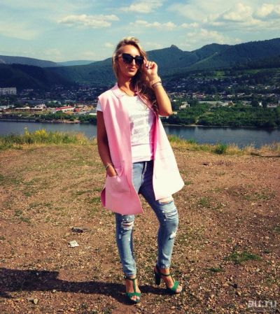 Лот: 7993964. Фото: 1. Жилет Max Mara. Другое (женская одежда)