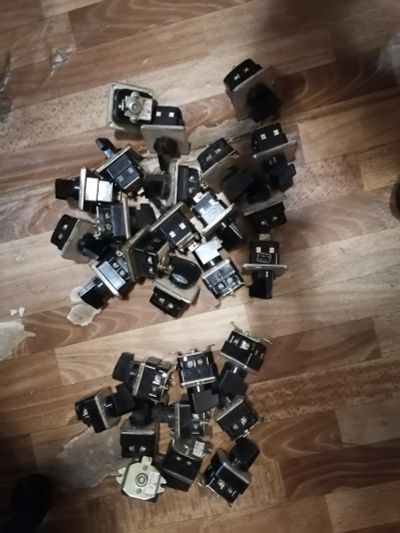 Лот: 22986908. Фото: 1. 28 советских переключателей одним... Реле, тумблеры, переключатели