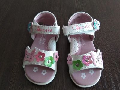 Лот: 11452430. Фото: 1. Новые босоножки для девочки. Босоножки