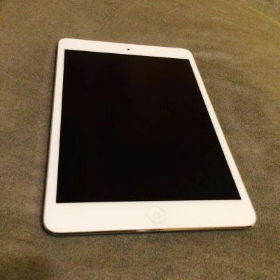 Лот: 5828526. Фото: 1. Apple iPad mini 16Gb white идеальное... Планшеты