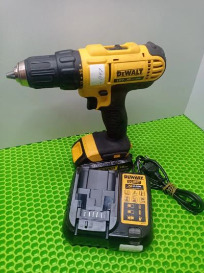 Лот: 19470065. Фото: 1. Шуруповерт DeWalt DCD 771 (1647... Электроинструмент