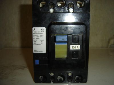Лот: 7002446. Фото: 1. Автомат. Автоматы, пакетники, предохранители