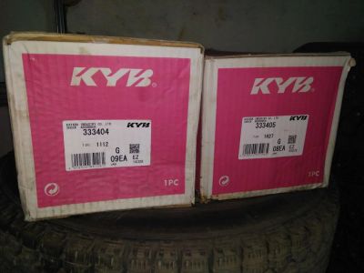 Лот: 9952588. Фото: 1. Стойки Kayaba. Ходовая, подвеска, рулевое управление