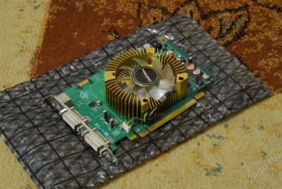 Лот: 1226609. Фото: 1. 256Mb <PCI-E> DDR Foxconn 8600GT-256... Видеокарты