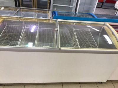 Лот: 14007587. Фото: 1. Ларь морозильный Derby б/у гнутое... Холодильное